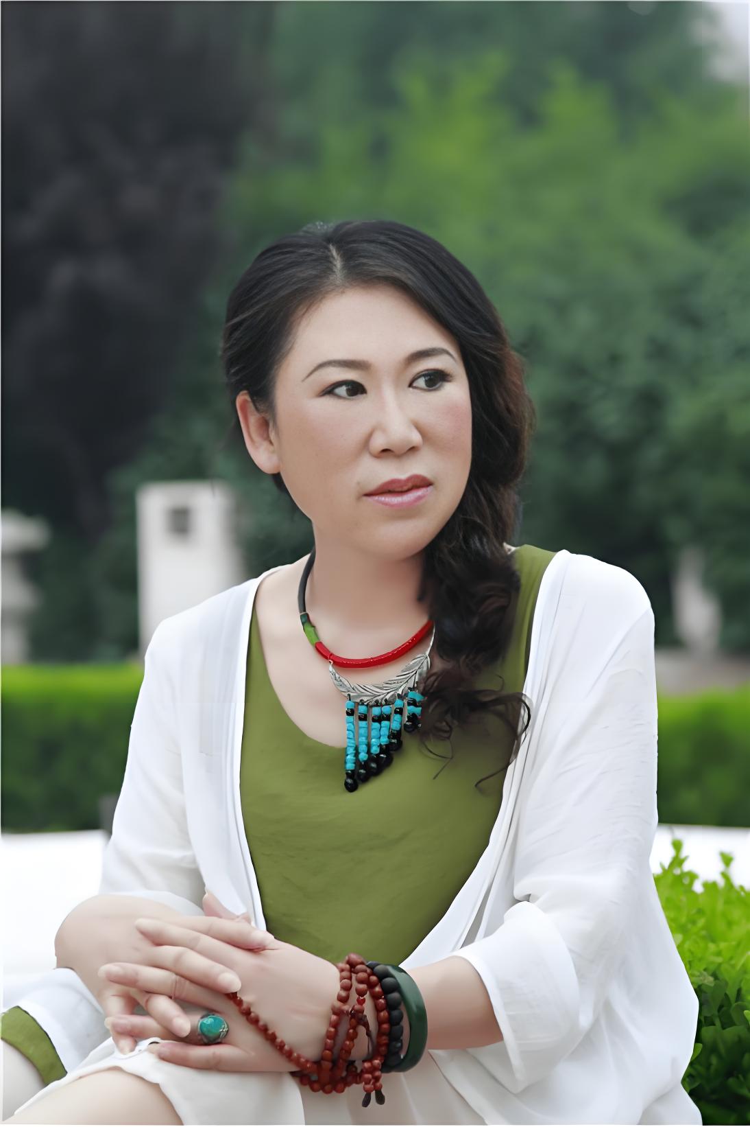 官桂玲